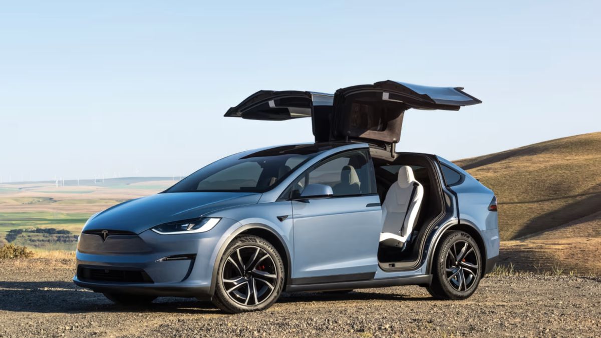 Tesla sparks intrigue with surprising price change on 2 of its flagship models: 'The fate seems to be sealed.'