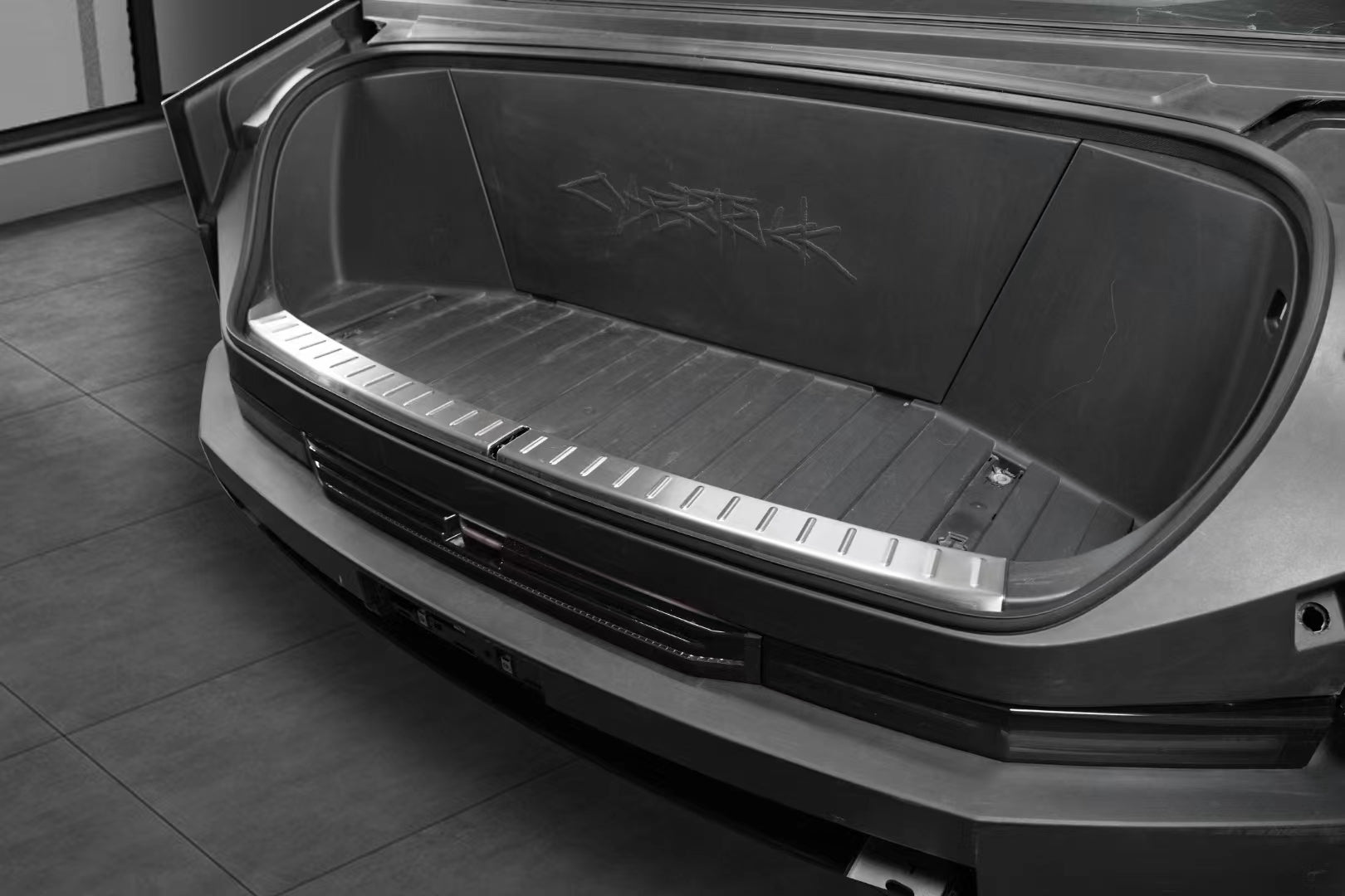 Front Trunk Stainless Steel Threshold Strip for Cybertruck