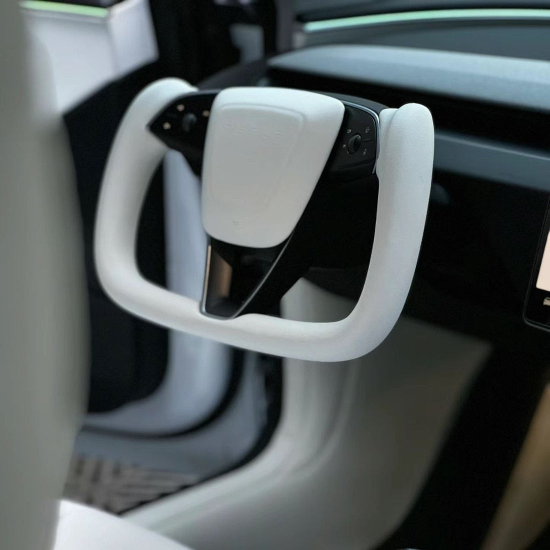 APTESL Model 3 Highland & Model Y Juniper Yoke Plaid Steering Wheel 【White Leather】